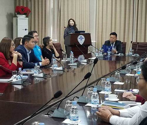 Бизнес эрхлэгчдэд авлигын эсрэг мэдээлэл өглөө