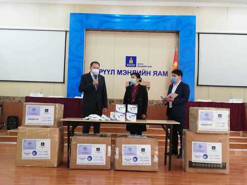 ЭМЯ-нд 20 мянган амны хаалт болон 3 мянган түргэвчилсэн оношлуурыг хүлээлгэн өглөө