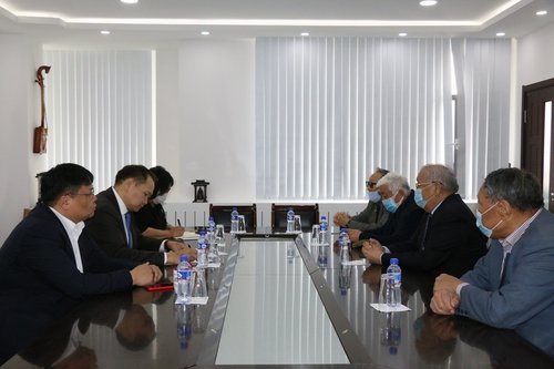 МҮХАҮТ-ын удирдлагууд худалдааны сайд, орлогч сайдын алба эрхэлж байсан ахмад ажилтнуудыг хүлээн авч уулзлаа