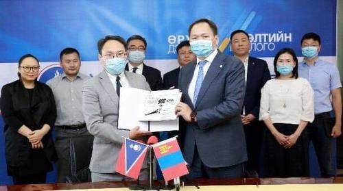 Эдийн засгийг эрчимжүүлэх 10 багц бодлого бүхий саналыг нэр дэвшихээ мэдэгдсэн улстөрийн намуудын ЕНБД нарт хүлээлгэн өглөө