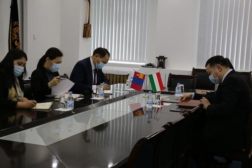 МҮХАҮТ-ын Ерөнхийлөгч О.Амартүвшин Унгар улсаас Монгол Улсад суугаа онц бөгөөд Бүрэн эрхт Элчин сайд Др.Обрушнански Борбалаг хүлээн авч уулзлаа