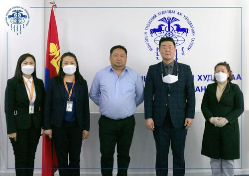 МҮХАҮТ-д 1000 ширхэг амны хаалт хандивлалаа