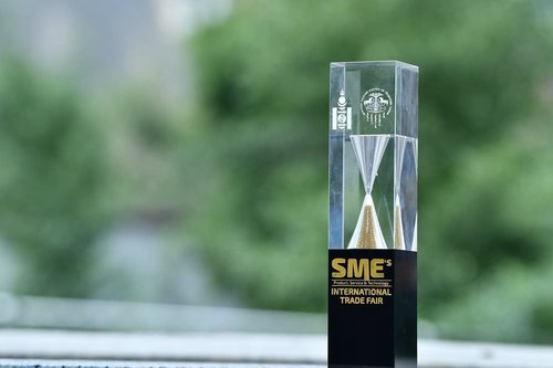 “Жижиг, дунд үйлдвэрийн бүтээгдэхүүн, үйлчилгээ, технологи-2021” үзэсгэлэн худалдаа амжилттай болж өндөрлөлөө