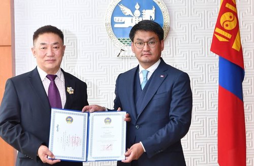 “Анчин бүргэд” ХХК-ийн ерөнхий захирал алтан гадас одон хүртлээ