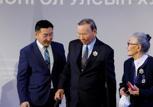 mongolchamber/image/2021/12/27/yvj8xd5co139ye9g/270210007_4290750264362718_2679639552046998333_n