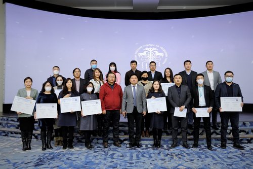 МҮХАҮТ-ын шинэ гишүүдэд гэрчилгээ гардууллаа