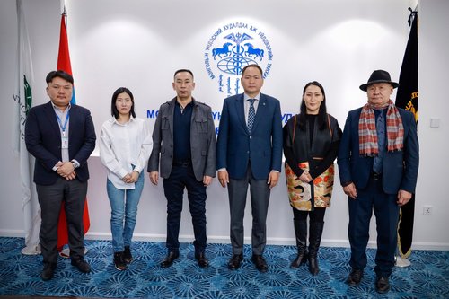 БНХАУ-ын ӨМӨЗО-ны Манжуур хотын бизнес эрхлэгчдийн төлөөллийг хүлээн авч уулзлаа