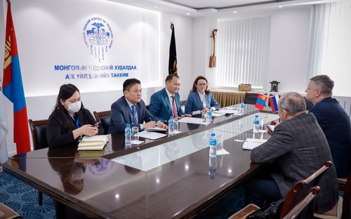 ОХУ-ын Монгол дахь худалдааны төлөөлөгч Максим Васильевтэй уулзав