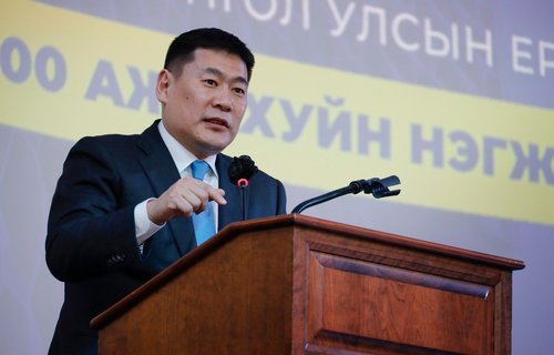 Ерөнхий сайд Л.Оюун-Эрдэнэ ТОП-100 аж ахуйн нэгжийн төлөөлөл, МҮХАҮТ-ын удирдах зөвлөлийн гишүүдтэй уулзлаа