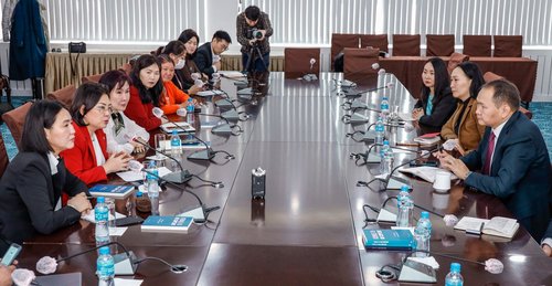 Бизнес эрхлэгч эмэгтэйчүүдийг дэмжихэд хамтарч ажиллах талаар ярилцлаа