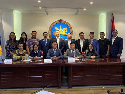 МҮХАҮТ-ын Өвөрхангай аймаг дахь салбар танхимын даргаар Б.Ууганбаяр улиран сонгогдлоо