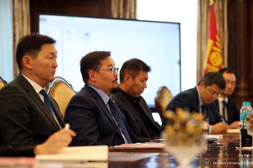 Улсын Их Хурлын дарга Г.Занданшатар, Төсвийн байнгын хорооны дарга Г.Тэмүүлэн нар МҮХАҮТ-ын удирдлага болон бизнес эрхлэгчдийн төлөөлөлтэй уулзлаа