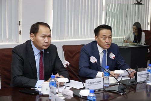 Урьдчилсан байдлаар 503 орчим нэр төрлийн үйлчилгээ, аж ахуйгаас төр татгалзаж, 400 орчим тэрбум төгрөгийн эргэлттэй бизнесийг богино хугацаанд хувийн хэвшилд шилжүүлэх боломжтой гэж үзжээ