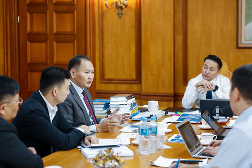 Монгол Улсын сайд, ЗГХЭГ-ын дарга Д.Амарбаясгалантай ХАҮТ-ын тухай хуулийн төслийн талаар санал солилцов