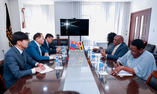 Монгол-Угандагийн бизнесийн хамтын ажиллагааг өргөжүүлэхээр тохиролцов