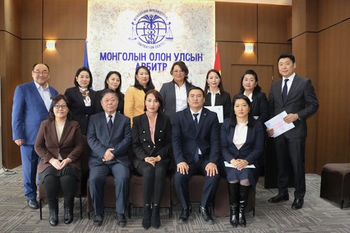 Шинэ Арбитрчид тангаргаа өргөлөө