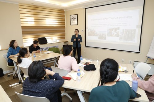 Бизнес эрхлэгч эмэгтэйчүүд туршлагаасаа хуваалцав