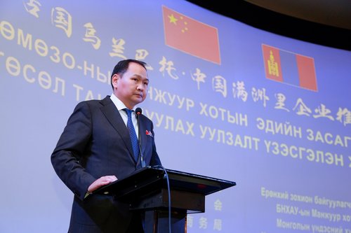 Хавирга-Ар хашаат боомтыг уул уурхай, хөдөө аж ахуйн бүтээгдэхүүн экспортын гүүр болгон өргөжүүлнэ гэв