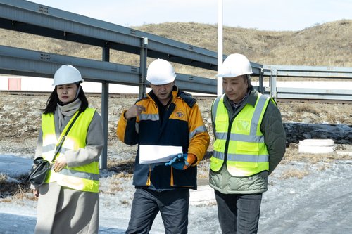 Экспорт, импортын барааны магадлан шалгах хөндлөнгийн шинжээчийн үйлчилгээг үзүүлж байна