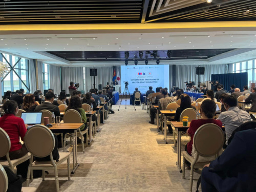 ЗӨВЛӨЛДӨХ 11 ДЭХ УУЛЗАЛТ: 